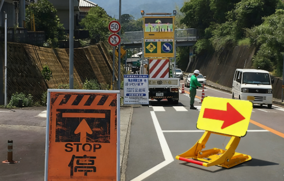 Areas Where Vehicles Travel At Low Speeds Traffic Barrier Part Replaceable Design Ensuring Easy Maintenance and Traffic Safety