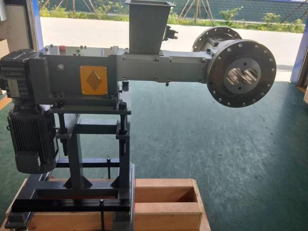 CWJ45 juntam a dimensão do poder 1300×650×1230mm do motor do alimentador 3KW do lado da extrusora de parafuso