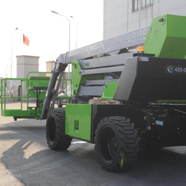 18M Working Height Diesel Articulating Boom Lift 4WD Hydraulic