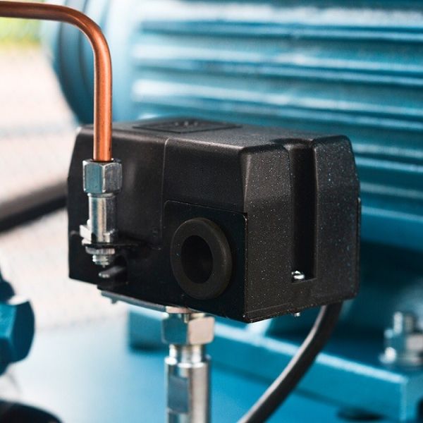 8 bar Piston Industrial Air Compressor Movable 7.5HP 5.5KW