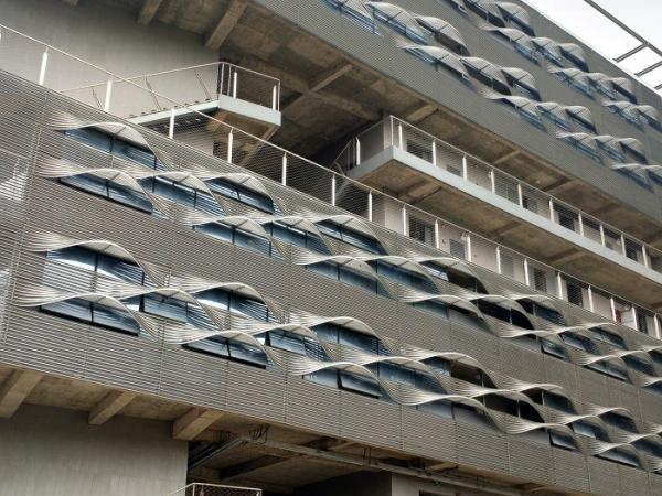 Round Edges Irregular  Wire Mesh 0.38MM Laminated Glass Panels