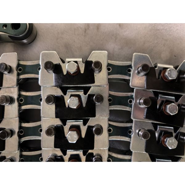 Monforts Stenter Chain Link with Nickel Zinc Plating and Peek Bush Without Oil for Stenter Machine Spares