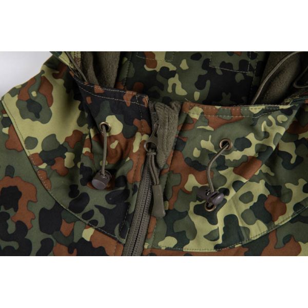 Windproof Fleece Lined Hunting Jacket with Flecktarn Camouflage for Woodland Tactical Use