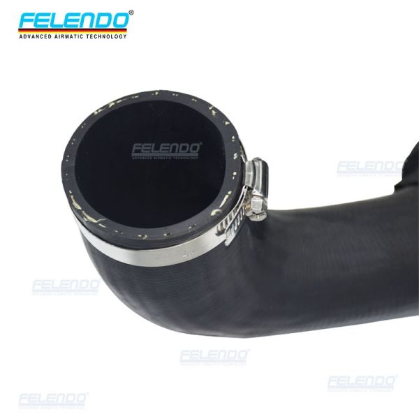Auto Turbo Hose / Radiator Hose Radiator Pipe For Range Rover Evoque LR066436