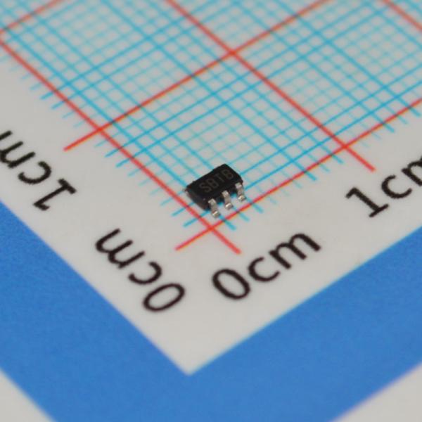 LM3671MF-ADJ 1MHz Adjustable Buck Converter 2.7-5.5V Input 600mA Output SOT-23-5 90% Efficiency -40°C to +85°C