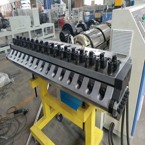 400mm-2000mm PP PE ABS Sheet Extrusion Line Twin Screw Plastic Extruder