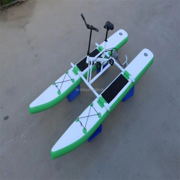 Desportos aquáticos ao ar livre Bicicleta aquática de metal com bicicleta de hélice flutuante inflável