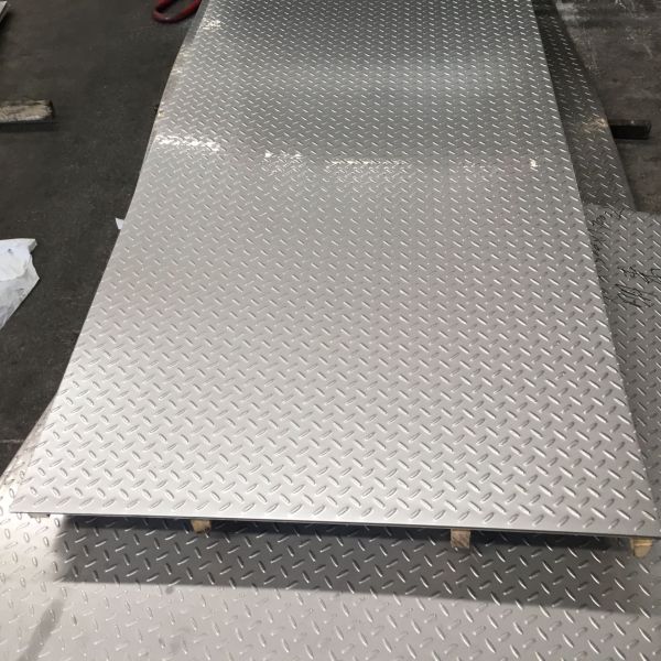 le plat à carreaux en aluminium de 1000mm a laminé à froid 2B la finition ASTM