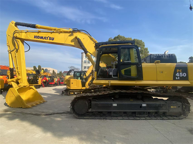 Использованная большая экскаваторная касулка Komatsu PC450 с емкостью ведра 2,1 м3, двигатель SAA6D125E-5