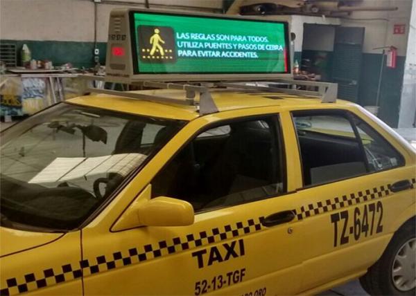 Painel de mensagens de LED de carro durável P3.91 tela viva de cores IP65 1/8 modo de varredura