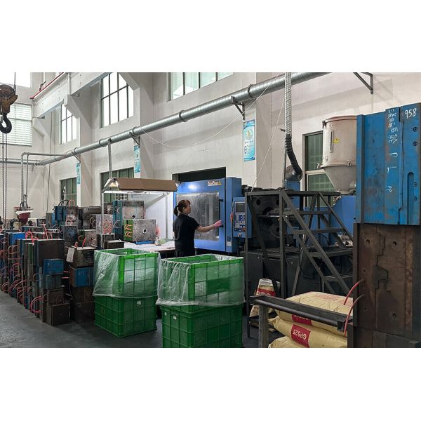 Jiefang FAW Truck Parts Cabin Exterior Accessories Lamps Bumpers Panels Mirrors