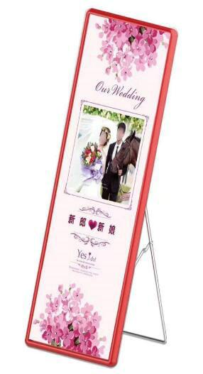 Durable Led Mirror Outdoor Poster Display Supports Internet , 100000 Hrs Lifetime