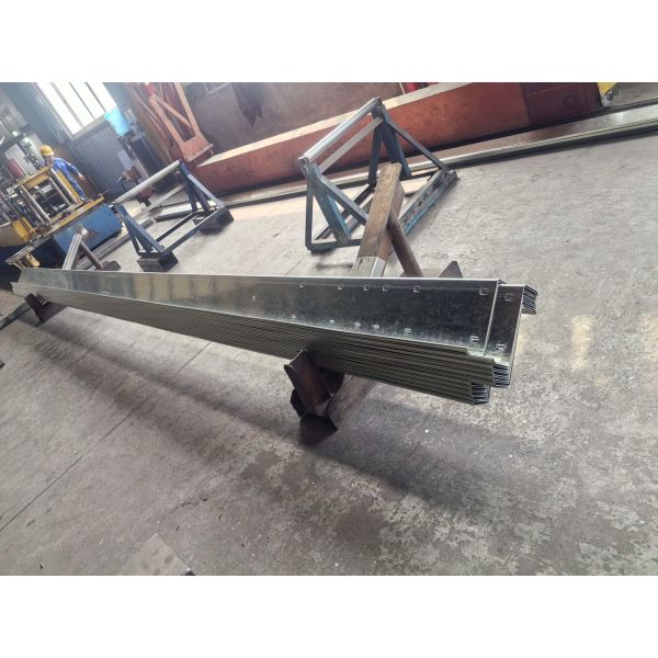 Hot Dipped Galvanized Metal Building Purlin with Customized Length and 195/235/355 Steel Type for Structural Support