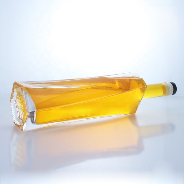500ml 750ml 1000ml Transparent Glass Bottle with Screw Cap Industrial Beverage Base Material Glass