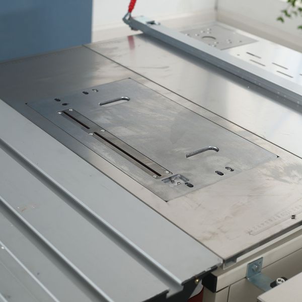 Miniature Precision Sliding Table Saw Machines 220V For Plywood Panel
