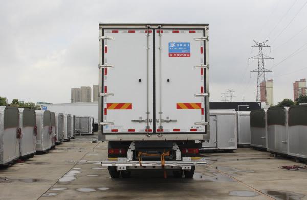 3 Ton Small Cooling Van Refrigerated Freezer Truck , Manual Refrigerated Box Van