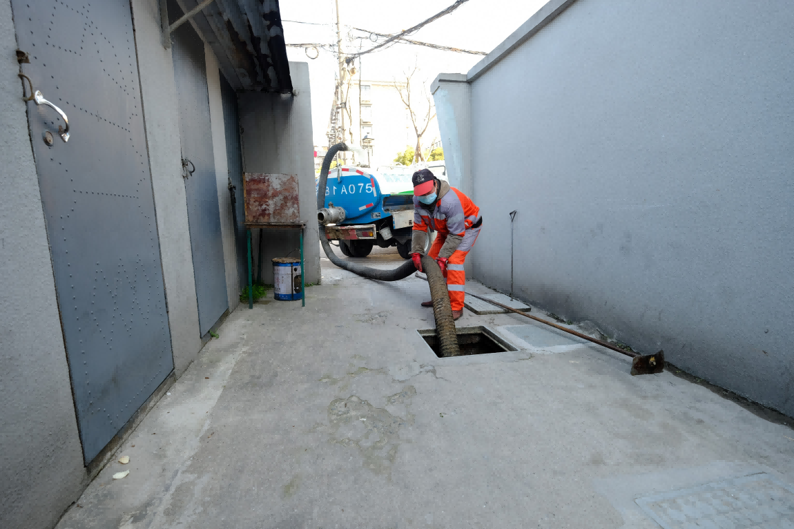 4m3 7.3tons Sewage Suction Truck For Municipal Sanitation ZBJ5070GXWC