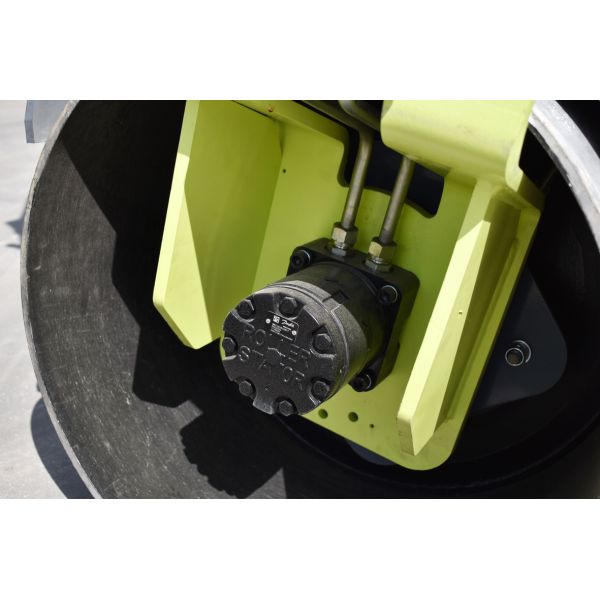 Fully Hydraulic 1.5 Ton 2 Ton Vibrating Road Roller Compactor