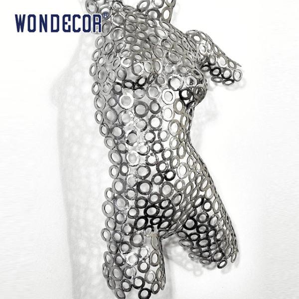 Espetos circulares Torso feminino de aço inoxidável Escultura abstrata Decoração de parede