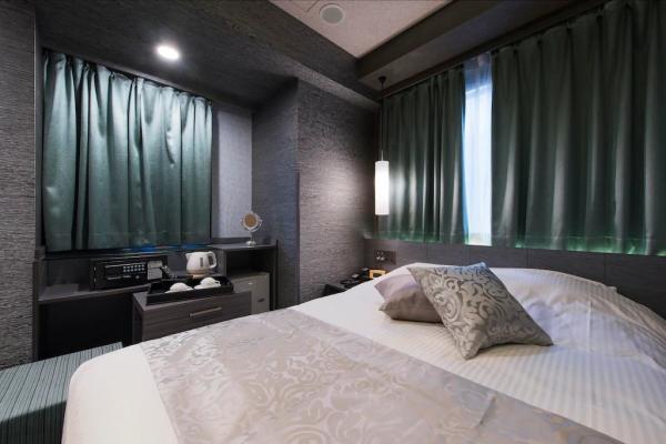 Hobart hotel design of space saving room furniture laminate panel wall decoration and cupboard cabinet with Storage bed