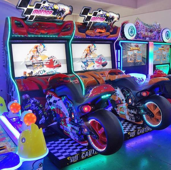 Professional Motorcycle Game Simulator Adjustable Realistic Design