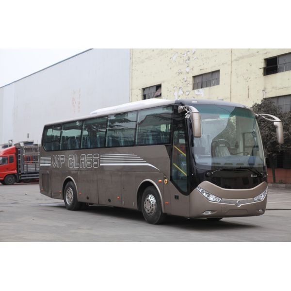 10490mm Length Dongfeng Chaolong Lhd 45 Seats Luxury Coach Bus with Good and Diesel Engine
