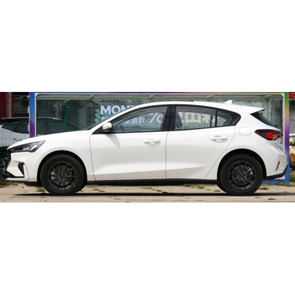 Fox 2022 3 место двери 5 хэтчбека 4 версии EcoBoost 180 автоматических s отсека