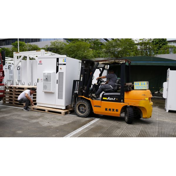 100KWH 150KWH 200KWH LiFePO4 Lithium battery storage system ESS Cabinet 50KW 100KW PCS Hybrid Inverter All in One