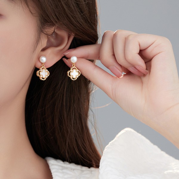 Fashion Maple Leaf Pearl Earring 14K Gold Plated Flower Studs 925 Silver Needle Hypoallergenic Butterfly Earrings
