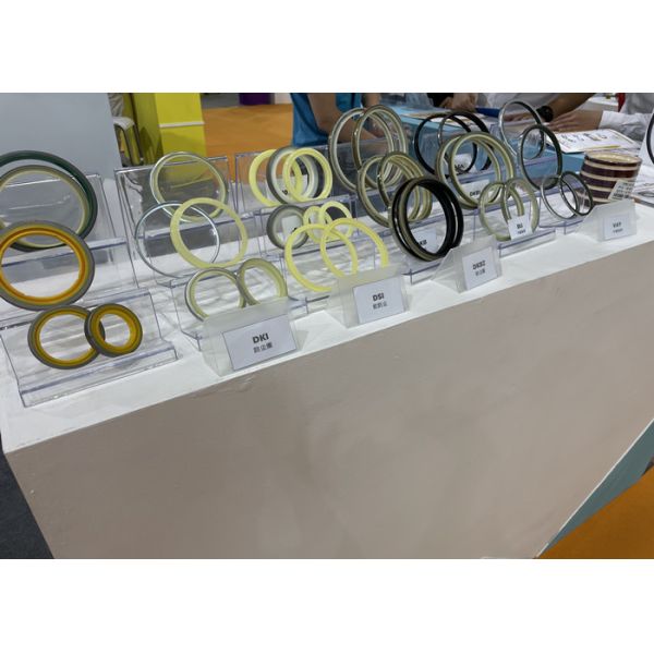 металл уплотнения 18*26*7/10 18*28*5/7 18*28*5/10 18*32*5/9 счищателя пыли 708-2L-25480 GA резиновый стальной гидравлический железистый