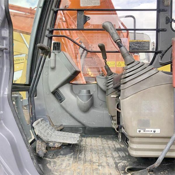 2001-4000 Horas de trabajo Hitachi ZX130-6 Excavadora de ruedas cilindro hidráulico original