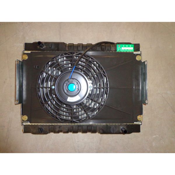 Universal Fitment 3 Wheel Motorcycle Engine Radiator Water Tank with Aluminum Material