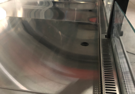 Refrigerated Meat Display Cases Come With Stainless Steel Interiors