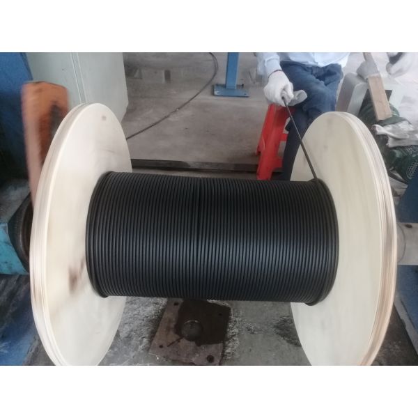 24 оптического волокна ядра G652D FTTH привязывает FTTX центральные FOC GYFXTY Uni освобождают трубку