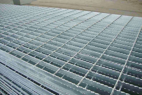 Antiskid Silver White Galvanised Metal Grid bar grating For Refinery