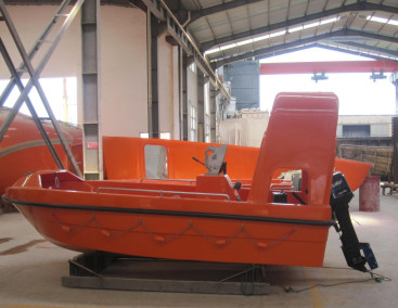 SOLAS 5.5M FRP water fast rescue boat and inboard engine