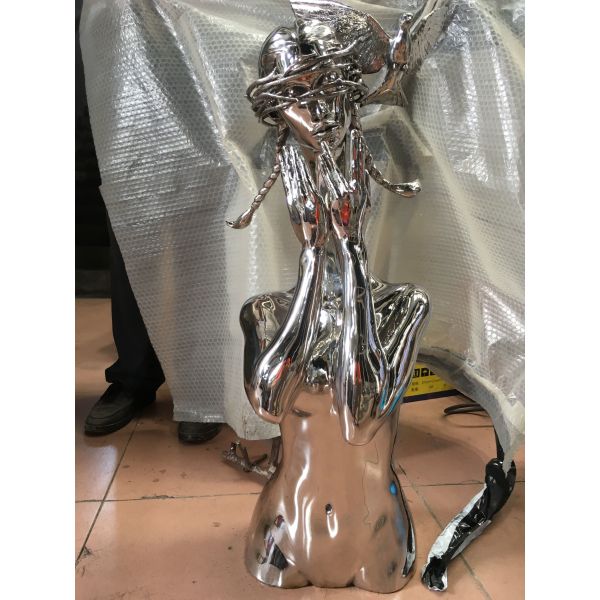 Resin Black Abstract Sculpture , Electroplated Mirror Metal Animal Statues