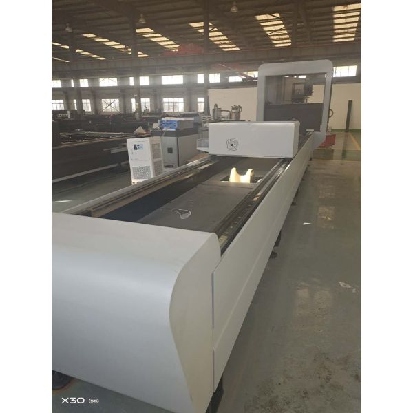 Stainless Steel 100m/Min 3000w CNC Laser Tube Cutter