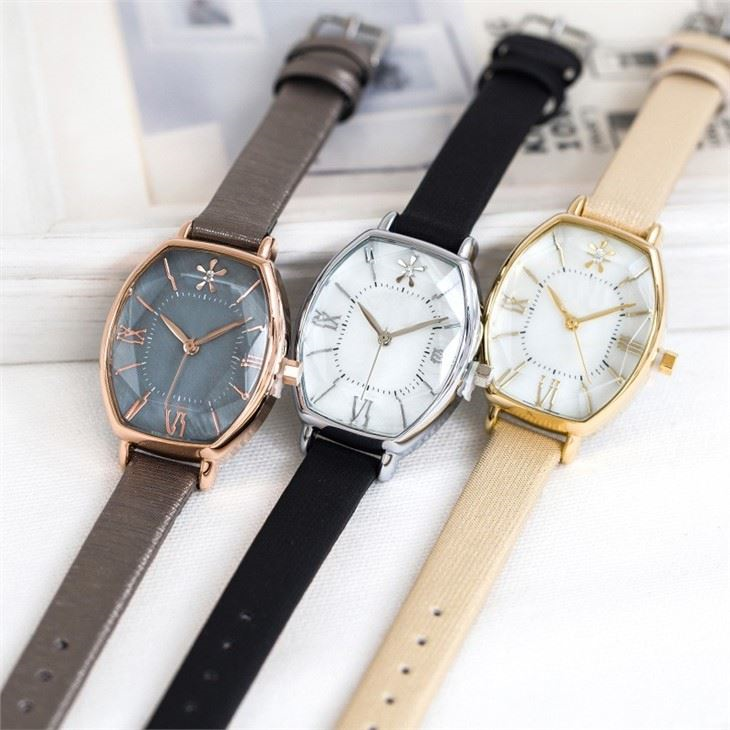 Female 2035 Alloy Quartz Wrist Watch Leather Strap Silver Women