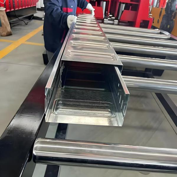 Molded Wall Mounted Cable Tray Support 50mm UV Resistant And Easy To Install