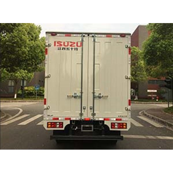 5 Seater Insulated Truck 126hp Isuzu Delivery Van Manual Transmission High Cabin