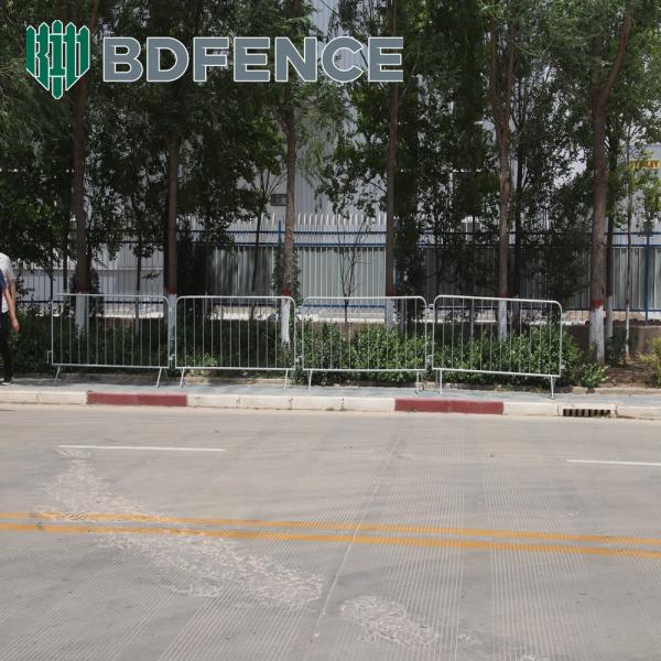 Temporary Road Safety Traffic Metal Pedestrian Barriers With Inner Tube Distance 110mm 120mm 150mm