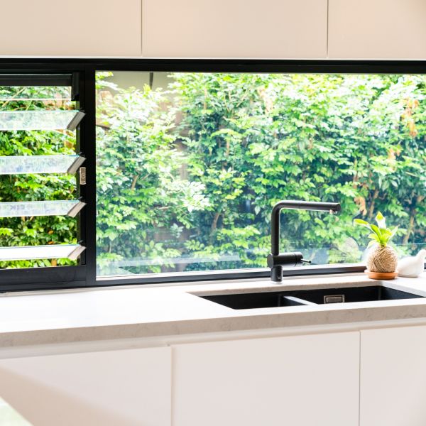 Indoor L Shape Melamine Kitchen Cabinet With Island 18mm HMR