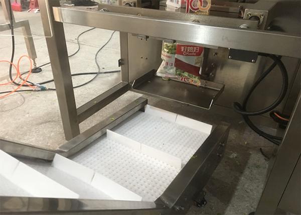 O uso granulado de alta velocidade de Creakers das cookies da máquina de empacotamento frouxamente mantém facilmente