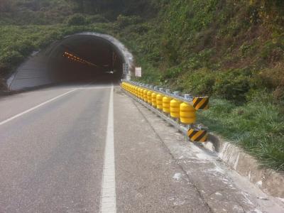 4 Meters Length Highway Roller Barrier for Mountain Roads Highly Recommended in Oman