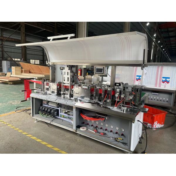 Automatic Single Sheet Wet Tissue Packing Machine 3/4 Side Sealing Sachet Packaging Machine for Hotel