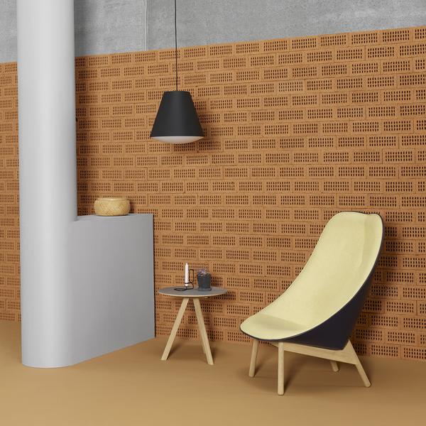 Leisure Style Uchiwa Fiberglass Lounge Chair For Living Room With Wooden Base