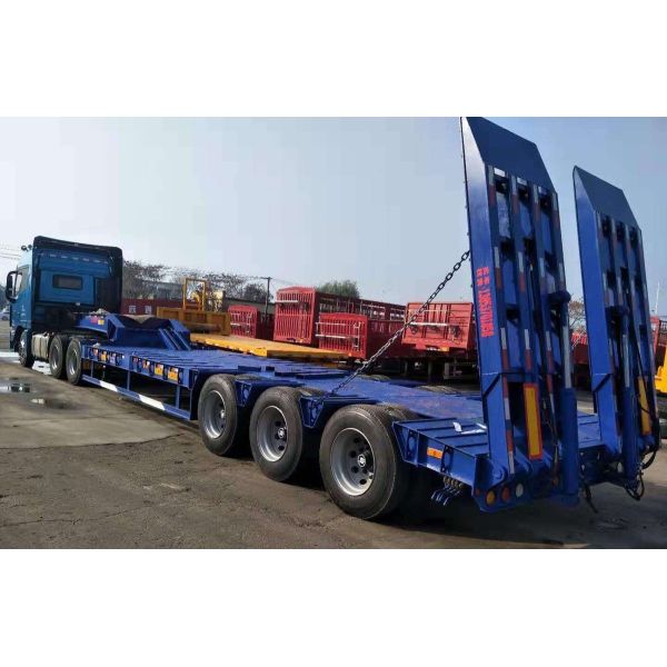 Versatile 80t Removable Flat Bed Equipment Trailer For Excavators And Heavy Machinery