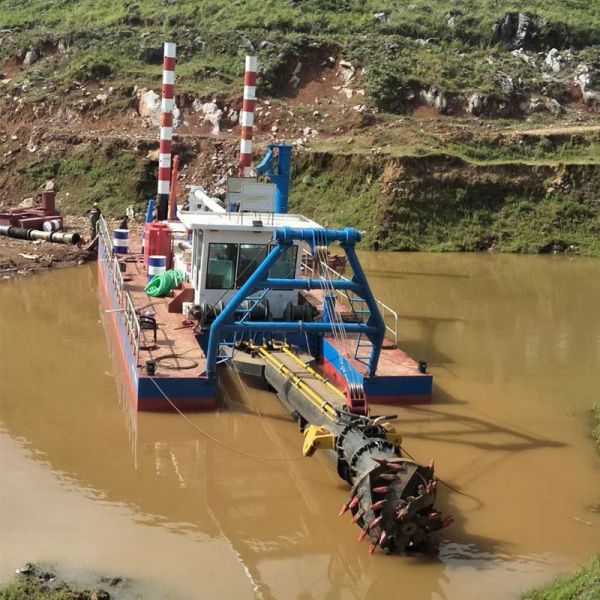 19 Tons Small River Dredging Vessel 250kw Motor Power With Capacity 100 M³/H