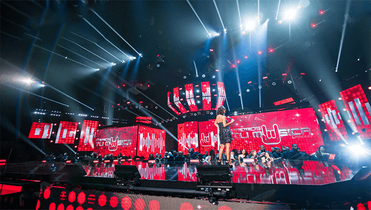 P4.8 Affichage LED locatif de scène 500*1000mm 5000nits IP65 pour concert en plein air